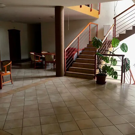 Imperial Gyogyszallo Es Gyogyfurdo 키슈쾨뢰시