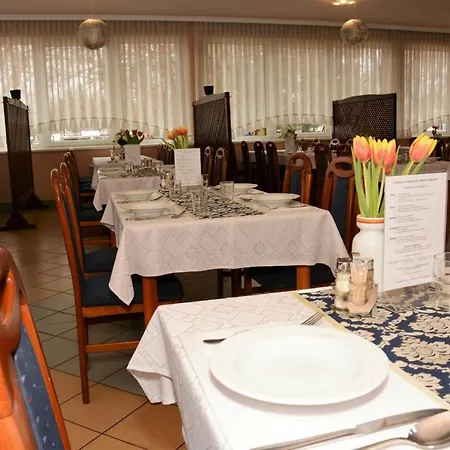 Imperial Gyogyszallo Es Gyogyfurdo 2* 키슈쾨뢰시