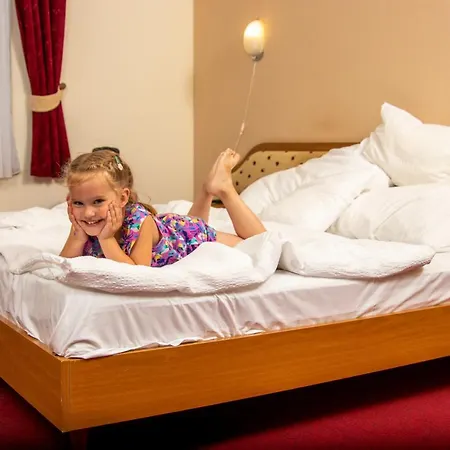 호텔 Imperial Gyogyszallo Es Gyogyfurdo