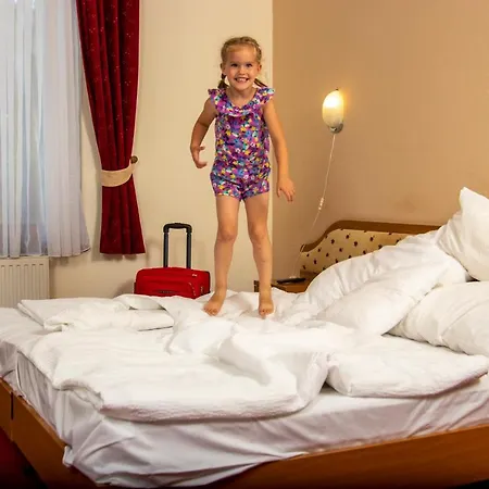 Hotell Imperial Gyogyszallo Es Gyogyfurdo