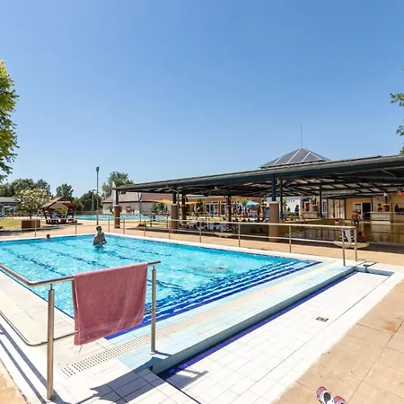 Imperial Gyogyszallo Es Gyogyfurdo 호텔