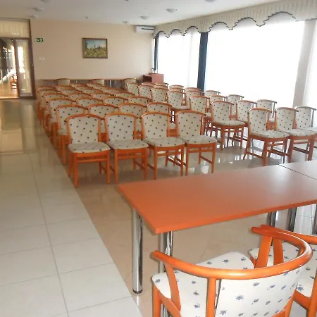 Imperial Gyogyszallo Es Gyogyfurdo 키슈쾨뢰시